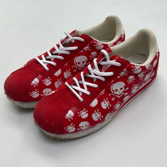 Red Skull Pattern Women's Sneakers - Picture 14 of 16